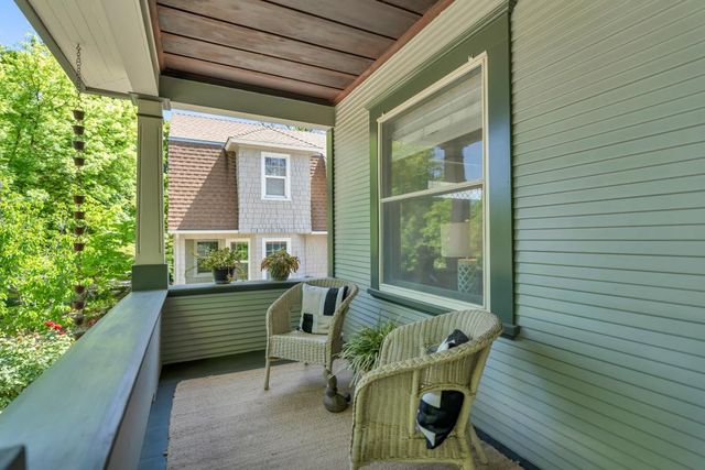 2720 Portola Way, Sacramento, CA 95818