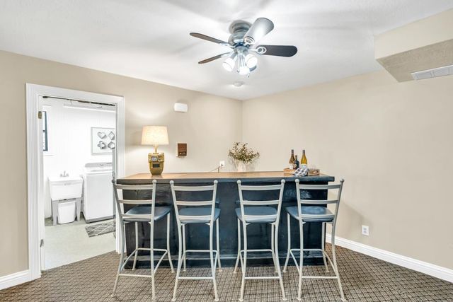 2720 Portola Way, Sacramento, CA 95818