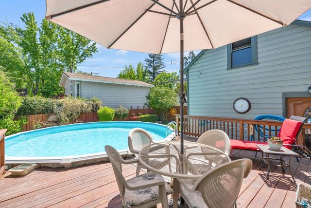 2720 Portola Way, Sacramento, CA 95818