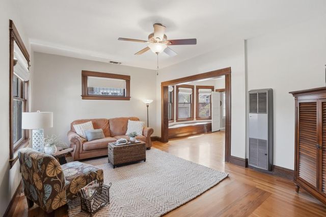 2720 Portola Way, Sacramento, CA 95818