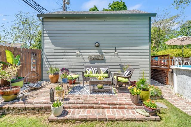 2720 Portola Way, Sacramento, CA 95818