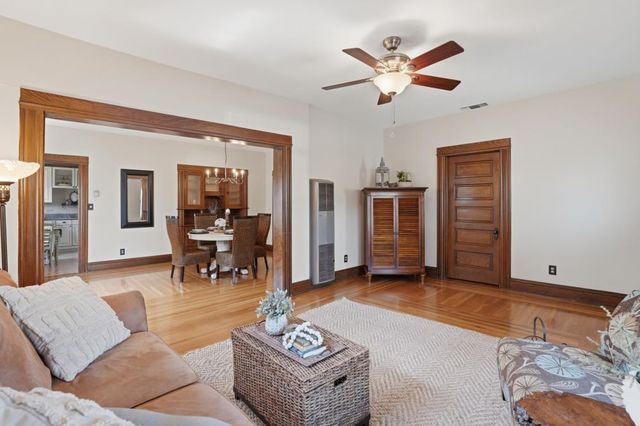 2720 Portola Way, Sacramento, CA 95818