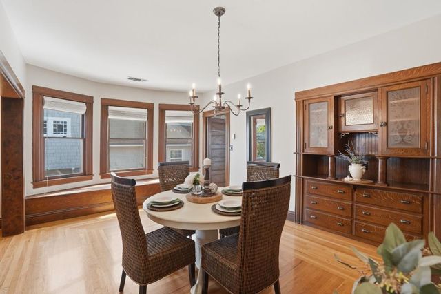 2720 Portola Way, Sacramento, CA 95818