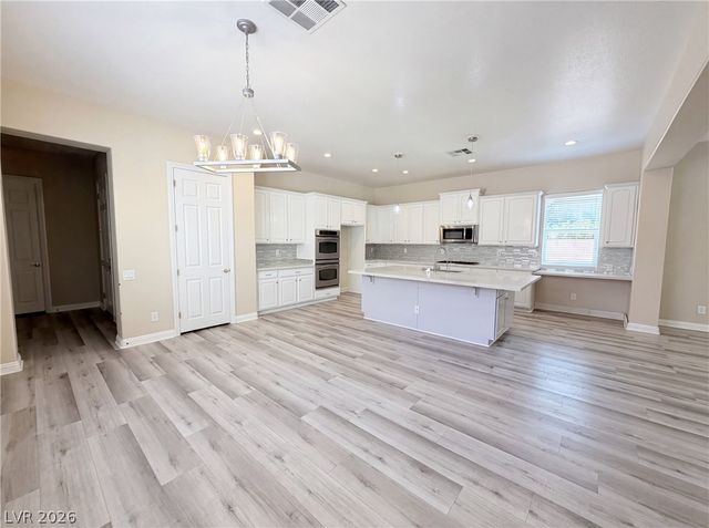 6892 April Wind Avenue, Las Vegas, NV 89131