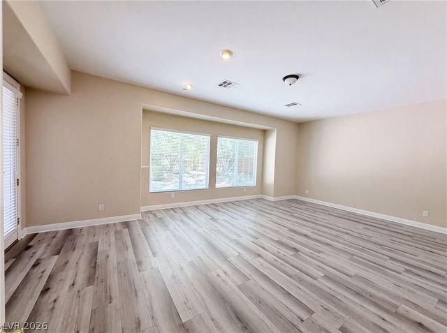 6892 April Wind Avenue, Las Vegas, NV 89131