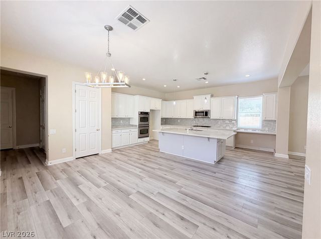 6892 April Wind Avenue, Las Vegas, NV 89131