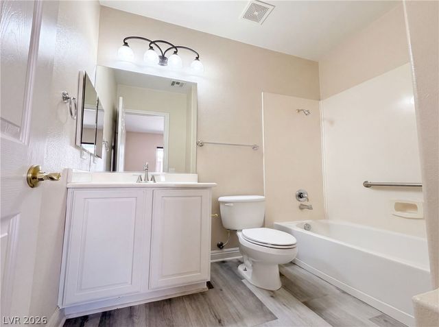 6892 April Wind Avenue, Las Vegas, NV 89131