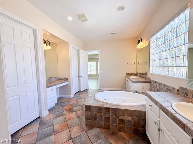 6892 April Wind Avenue, Las Vegas, NV 89131