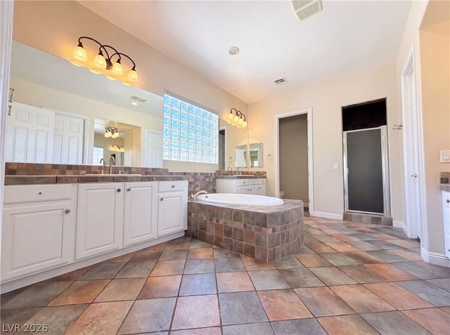 6892 April Wind Avenue, Las Vegas, NV 89131