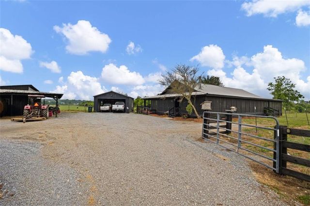 215 Erwin Road, Adairsville, GA 30103