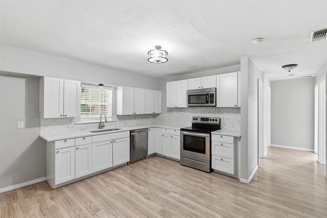 405 N Carr Avenue, Sherman, TX 75090