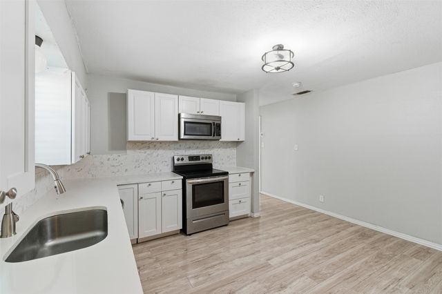 405 N Carr Avenue, Sherman, TX 75090