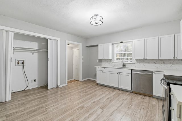 405 N Carr Avenue, Sherman, TX 75090