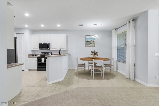 1370 Mariposa CIR 102, Naples, FL 34105