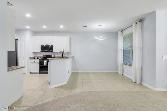 1370 Mariposa CIR 102, Naples, FL 34105