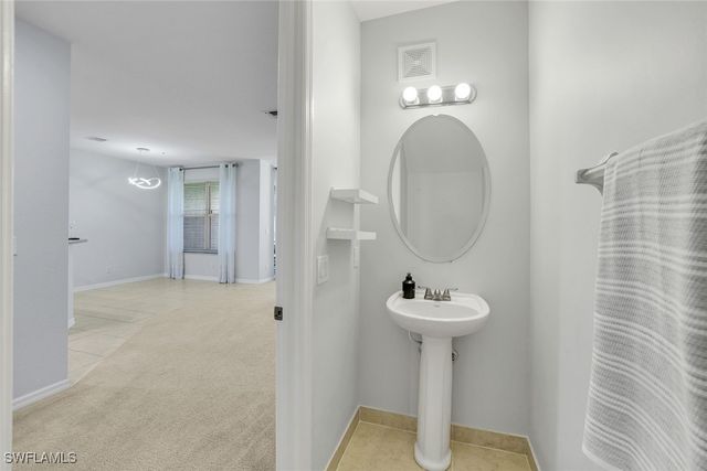 1370 Mariposa CIR 102, Naples, FL 34105