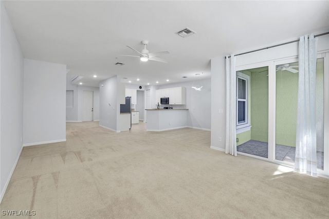 1370 Mariposa CIR 102, Naples, FL 34105