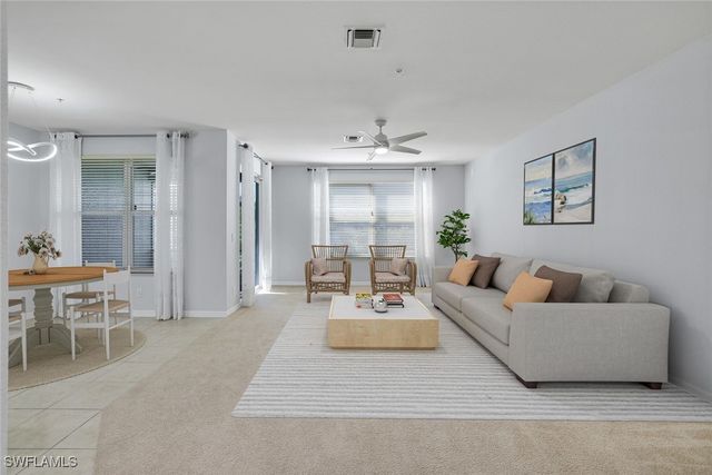 1370 Mariposa CIR 102, Naples, FL 34105