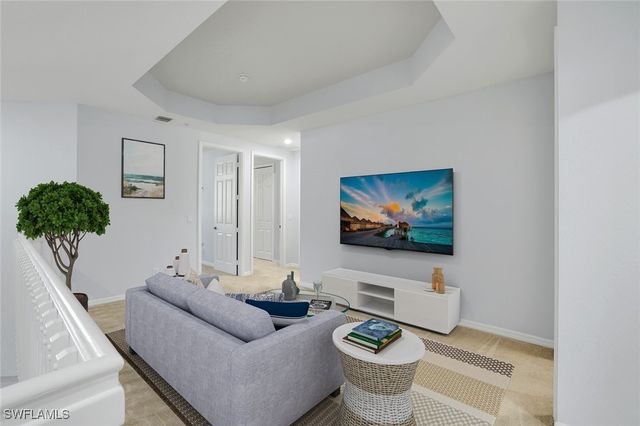 1370 Mariposa CIR 102, Naples, FL 34105