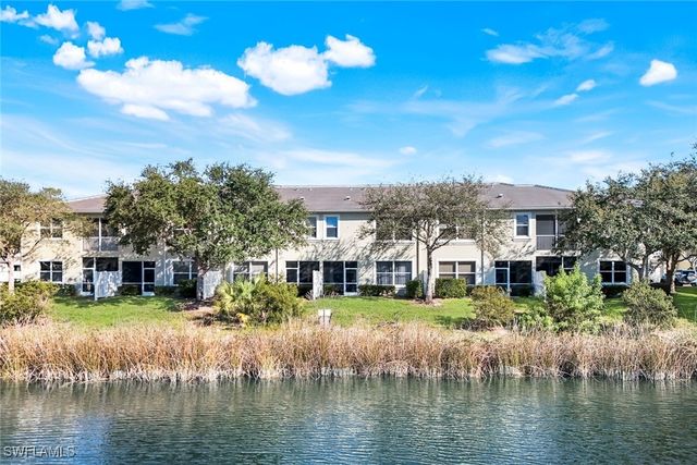 1370 Mariposa CIR 102, Naples, FL 34105