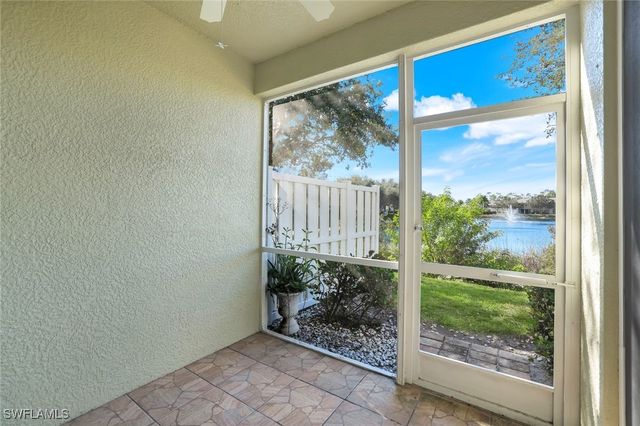 1370 Mariposa CIR 102, Naples, FL 34105