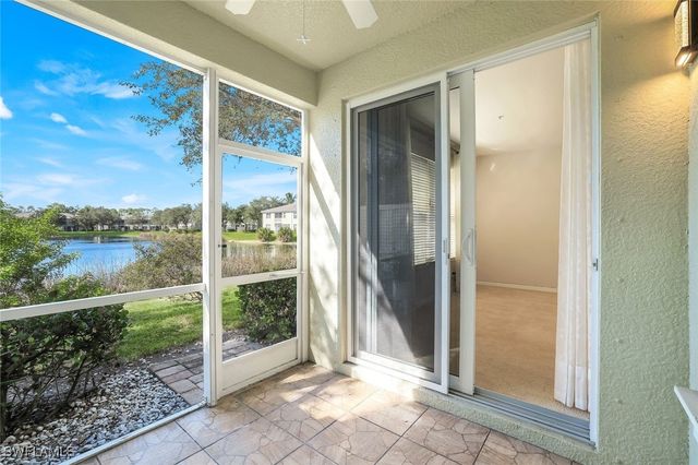 1370 Mariposa CIR 102, Naples, FL 34105