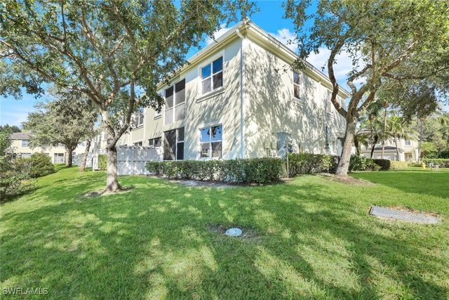 1370 Mariposa CIR 102, Naples, FL 34105