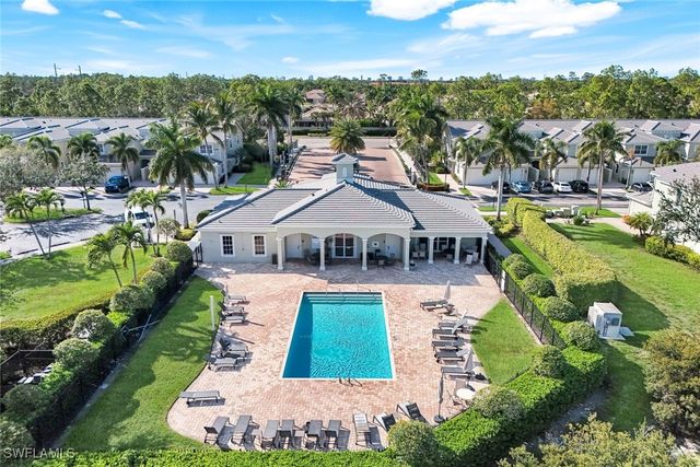 1370 Mariposa CIR 102, Naples, FL 34105