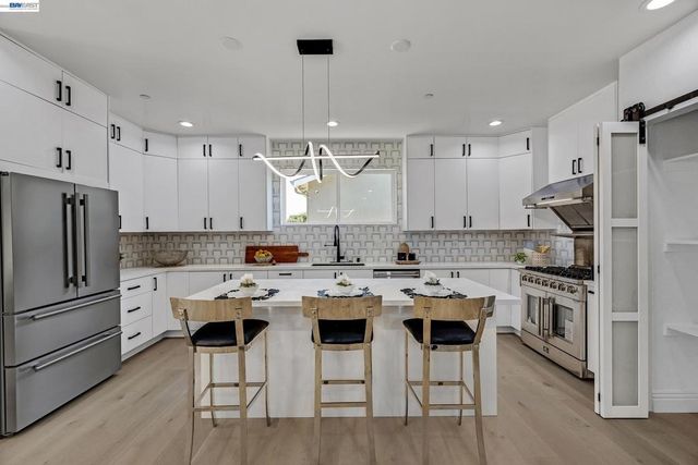 34914 Moina Shaiq Cmn, Fremont, CA 94555