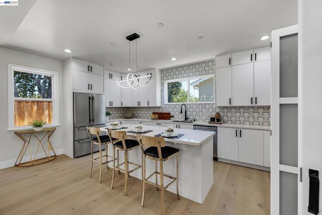 34914 Moina Shaiq Cmn, Fremont, CA 94555