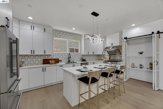 34914 Moina Shaiq Cmn, Fremont, CA 94555