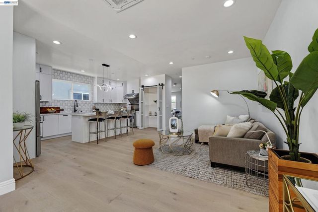 34914 Moina Shaiq Cmn, Fremont, CA 94555