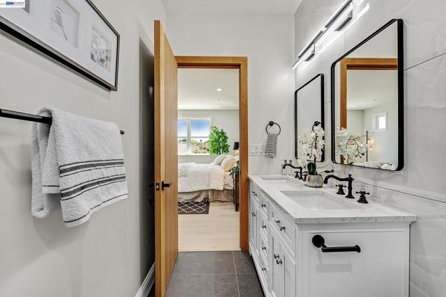 34914 Moina Shaiq Cmn, Fremont, CA 94555
