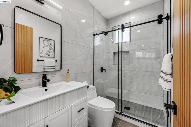 34914 Moina Shaiq Cmn, Fremont, CA 94555
