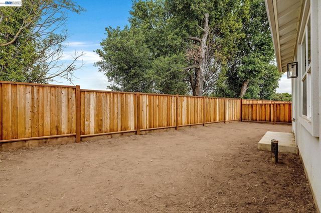 34914 Moina Shaiq Cmn, Fremont, CA 94555