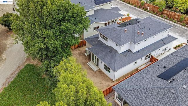 34914 Moina Shaiq Cmn, Fremont, CA 94555