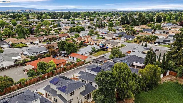34914 Moina Shaiq Cmn, Fremont, CA 94555