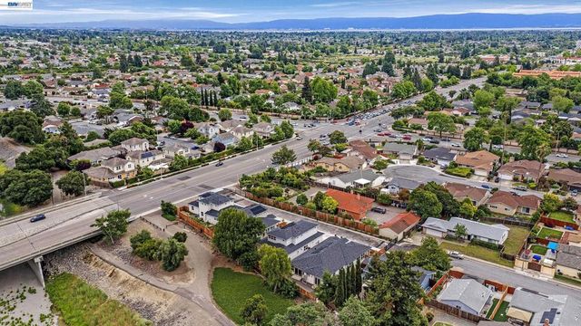 34914 Moina Shaiq Cmn, Fremont, CA 94555