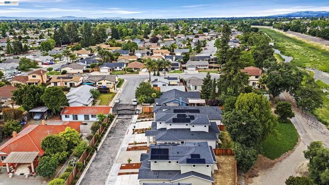 34914 Moina Shaiq Cmn, Fremont, CA 94555