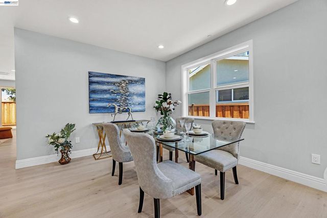 34914 Moina Shaiq Cmn, Fremont, CA 94555