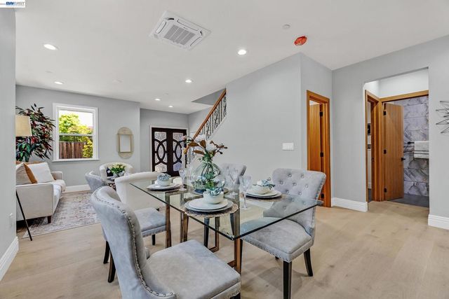 34914 Moina Shaiq Cmn, Fremont, CA 94555