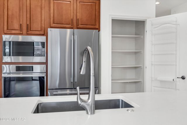 5967 N Campo Abierto, Tucson, AZ 85718