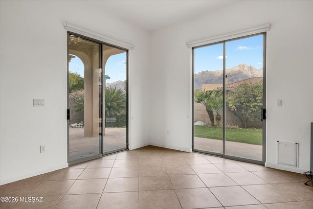 5967 N Campo Abierto, Tucson, AZ 85718