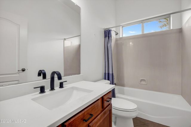 5967 N Campo Abierto, Tucson, AZ 85718