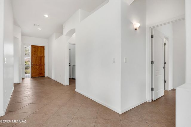 5967 N Campo Abierto, Tucson, AZ 85718