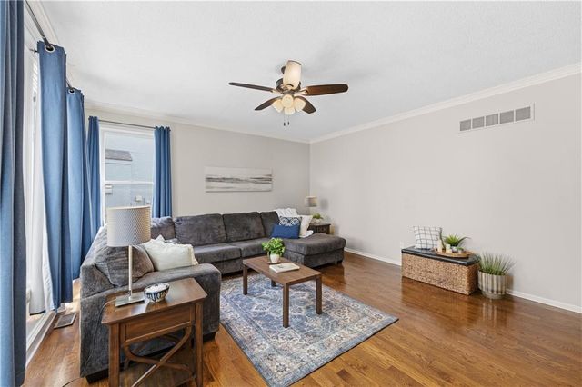 15964 W 160th Terrace, Olathe, KS 66062