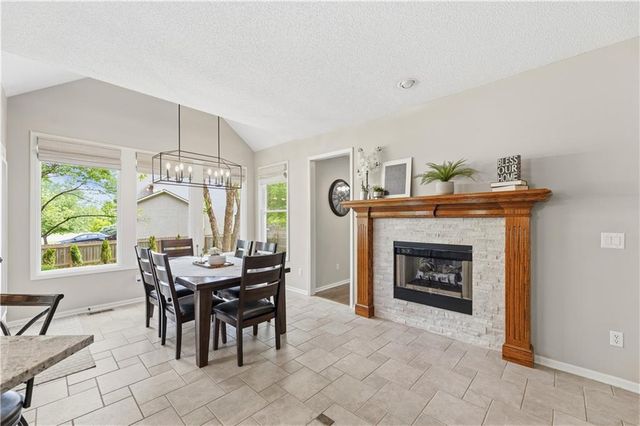 15964 W 160th Terrace, Olathe, KS 66062