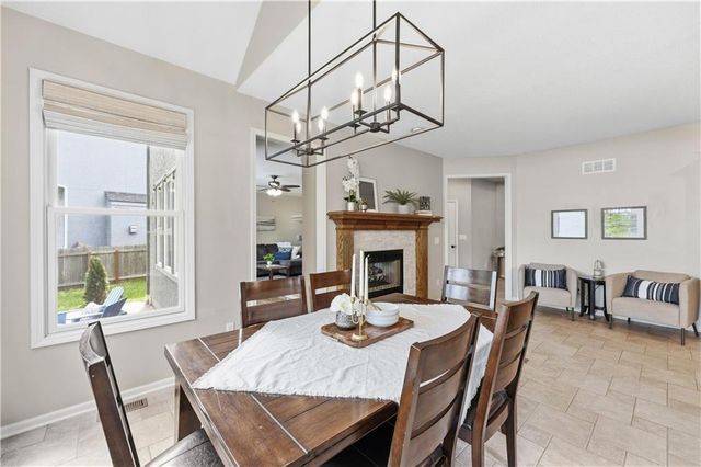 15964 W 160th Terrace, Olathe, KS 66062