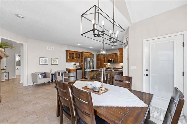 15964 W 160th Terrace, Olathe, KS 66062