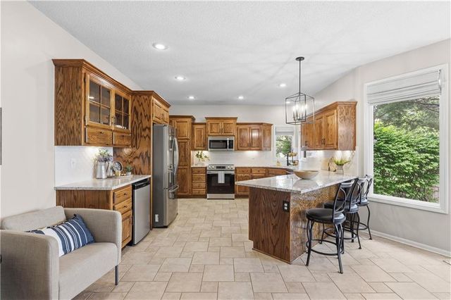 15964 W 160th Terrace, Olathe, KS 66062
